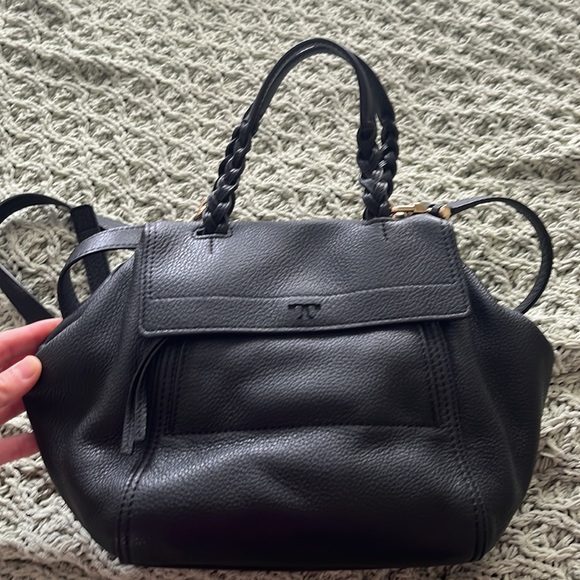 Tory Burch Half-moon Leather Bag with Crossbody Strap - Picture 2 of 8